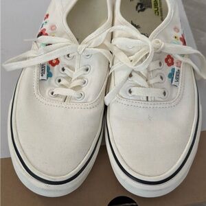 Vans Cream Sneakers with Floral Embroidery